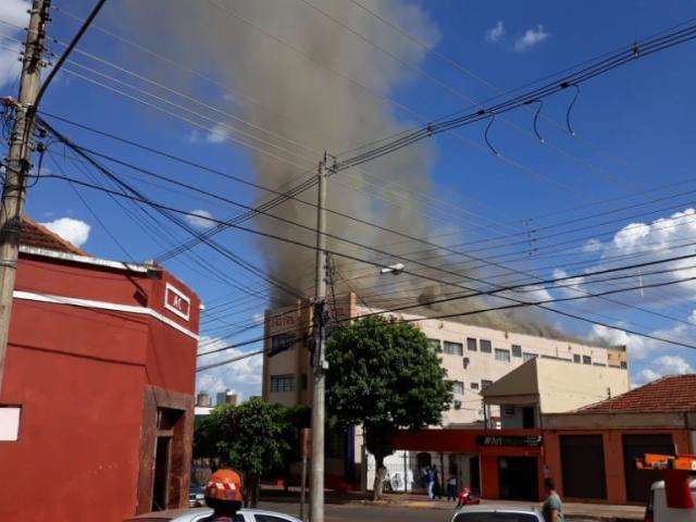 Inc&ecirc;ndio atinge hotel na regi&atilde;o da antiga rodovi&aacute;ria