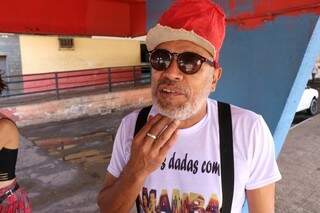 O ator, Fernando Cruz, fala que mais intervenções artísticas deveriam ocorrer para que a população voltasse a ocupar a região  (Foto: Henrique Kawaminami)