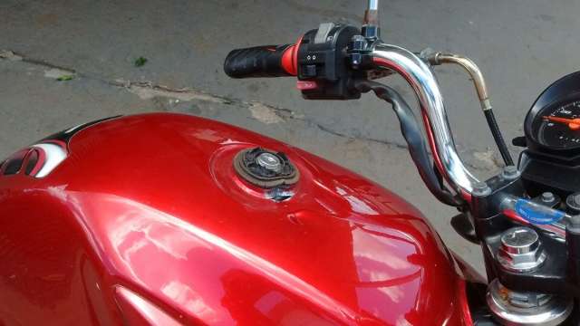 Baleado com dois tiros, motociclista diz que autor &eacute; amante da esposa