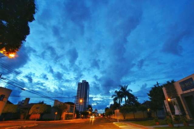 Dia amanhece nublado e com previs&atilde;o de mais chuva para o Estado