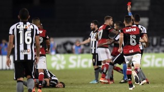 Expulsão de Vinicius Junior do Flamengo (Foto: André Durão)