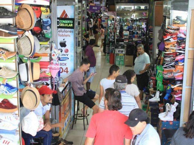Apostando na sorte, comerciantes abrem no feriado e se surpreendem 