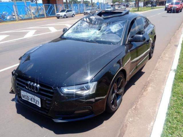 Ciclista atropelado por Audi permanece internado em estado grave 