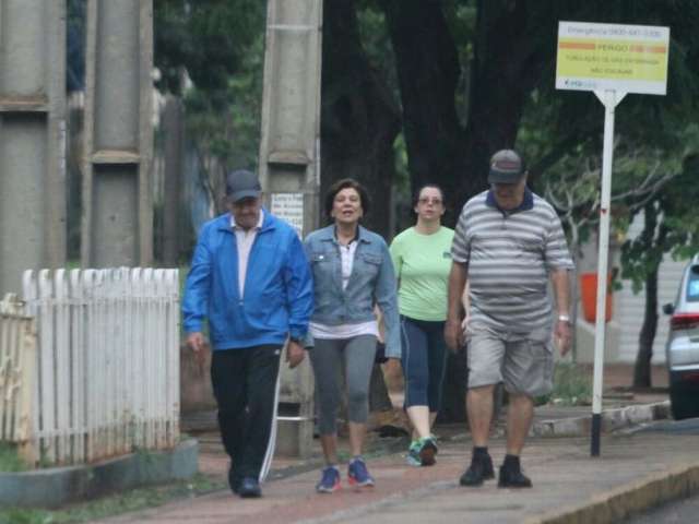 Frente fria chega e segunda-feira amanhece gelada no Estado 