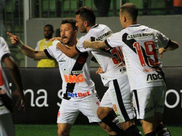 Atl&eacute;tico-MG sai na frente, mas Vasco vira e fecha placar em 2 a 1 