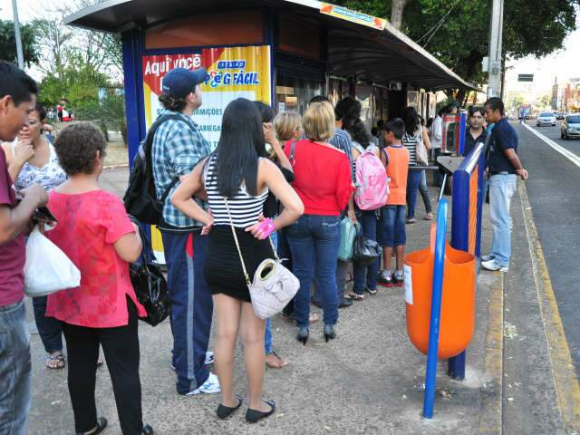  Tarifa de &ocirc;nibus vai a R$ 2,85 e hor&aacute;rios de pico v&atilde;o ter mais ve&iacute;culos