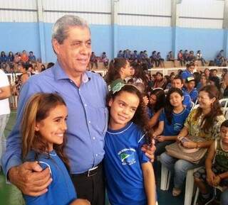 André inaugura e entrega prêmios em escola em Três Lagoas (Foto: Assessoria - Rodrigo Maia)