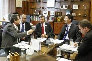 Moka se reuniu com representantes do setor para discutir termos do acordo (Foto: Divulgação)