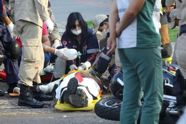 Militar da Base A&eacute;rea atingido por carro em avenida morre no hospital