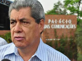 Governador mostrou preocupação com o foco de aftosa surgido no Paraguai. (Foto: João Garrigó)