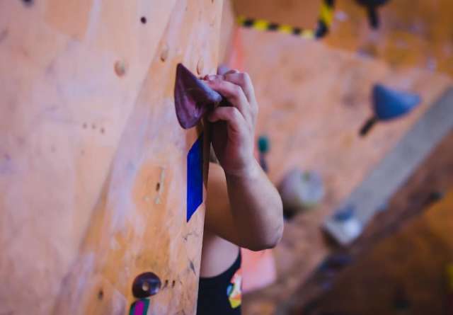 Domingo &eacute; de feijoada vegana, festival de escalada e &uacute;ltimo Slam do ano com elas