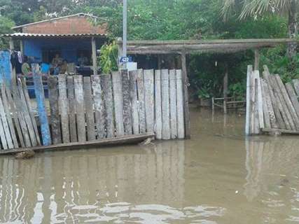 Reinaldo cobra agilidade no atendimento a famílias desabrigadas pelas chuvas