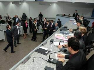 Vereadores durante sessão na Câmara Municipal (Foto: Divulgação/CMCG)