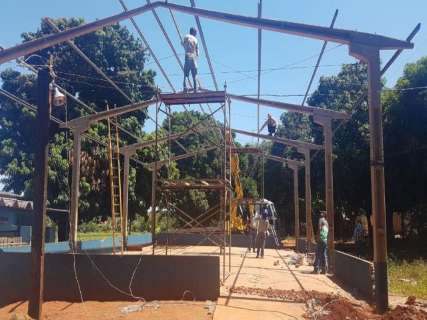Prefeitura manda demolir sede de ONG para construção de casas