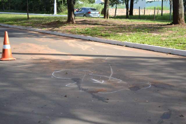  Delegado aposentado fica gravemente ferido em acidente com motocicleta