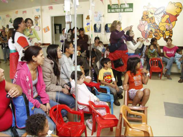  Crian&ccedil;as internadas na pediatria da Santa Casa se divertem com festa junina  