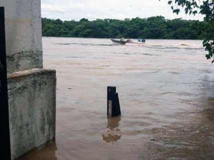 Imasul aciona Defesa Civil para retirar ribeirinhos do rio Taquari
