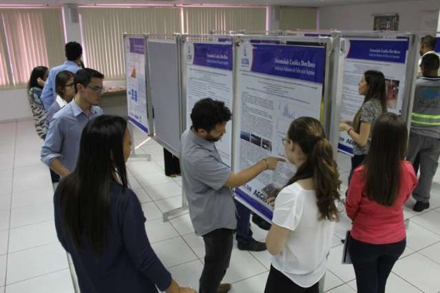 Estudantes de engenharia apresentam projetos de pesquisa em saneamento 