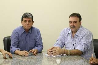 João Rocha e Paulo Siufi (de bigode) fazem mistério sobre relatório final (Foto: Fernando Antunes)
