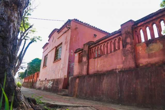 Casa na Joaquim Murtinho est&aacute; ali desde 1932 e j&aacute; serviu para grandes festas 