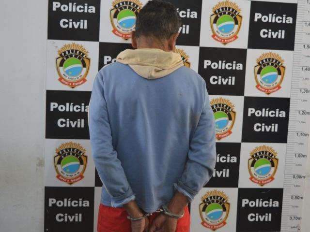 Pol&iacute;cia prende servente foragido h&aacute; 7 anos por estuprar sobrinho no banho