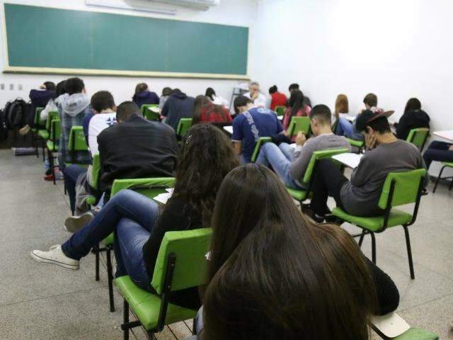 Escolas estaduais superam meta da educa&ccedil;&atilde;o, enquanto Capital patina