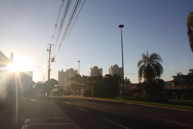 Segunda-feira amanhece com c&eacute;u claro em Campo Grande 