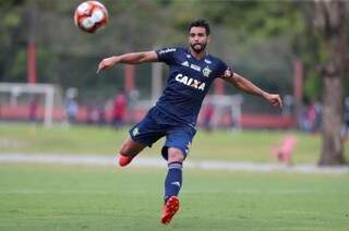 Henrique Dourado é atração do clássico marcado para este sábado à tarde (Foto: CR Flamengo/Divulgação)