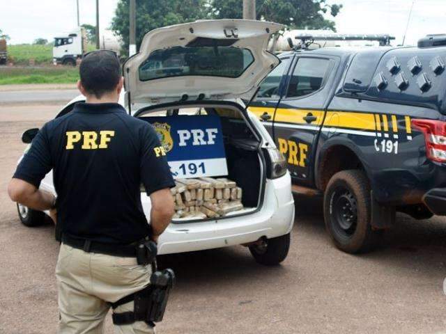Policial de MS &eacute; suspeito de conduzir carro com 50 kg de maconha