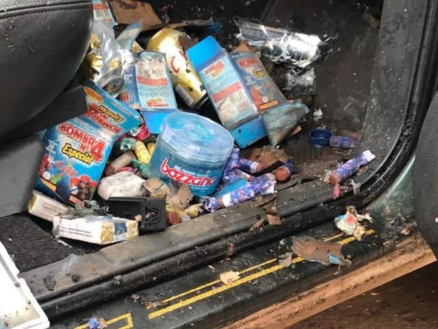 Motorista solta roj&atilde;o dentro de ve&iacute;culo e Blazer de placa adulterada pega fogo 