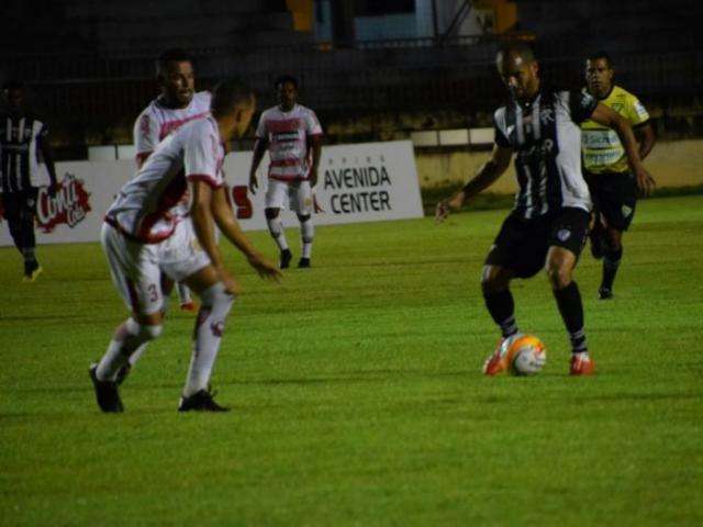 Sete de Dourados e Corumbaense n&atilde;o saem do 0 a 0 no Dourad&atilde;o 
