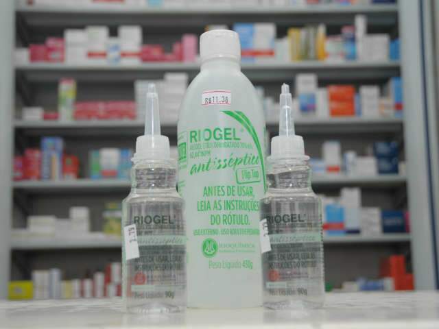  Ap&oacute;s 3 mortes, gripe su&iacute;na assusta e procura por &aacute;lcool gel dispara