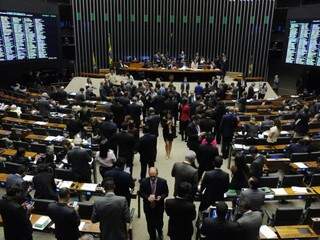 São necessários 257 deputados federais em plenário para votar, durante sessão extraordinária, o decreto de intervenção federal no Rio de Janeiro.
(Foto: Luis Macedo/Câmara dos Deputados)