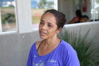 A dona de casa Claudia de Souza ressalta que recusou vaga no quarto para o sogro não ter que subir pelo elevador. (Foto:Fernando Antunes)
