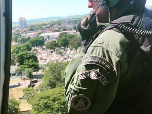 &ldquo;Fronteira 67&quot; aborda mais de 130 e prende foragido na primeira noite 