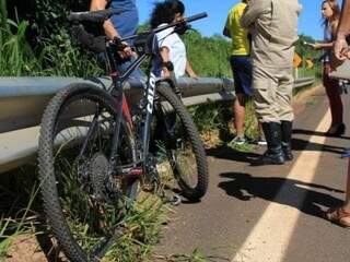 Bicicleta de Marcelo ficou danificada na queda (Foto: Marina Pacheco)