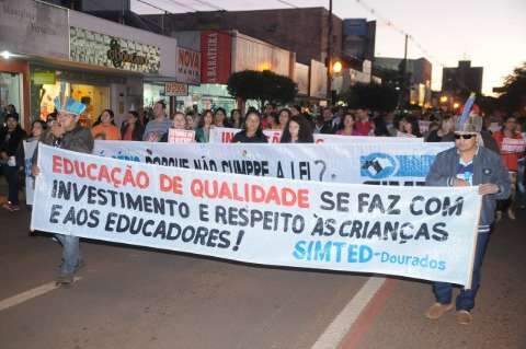 Sem negociação, greve dos professores municipais segue nesta sexta 