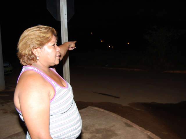  Mulher &eacute; encontrada morta estrangulada em terreno baldio