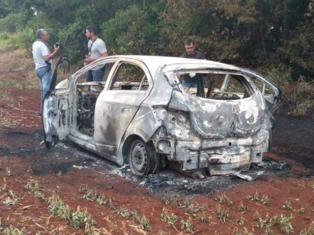Um dia ap&oacute;s execu&ccedil;&atilde;o de empres&aacute;rio, &Ocirc;nix &eacute; incendiado e abandonado