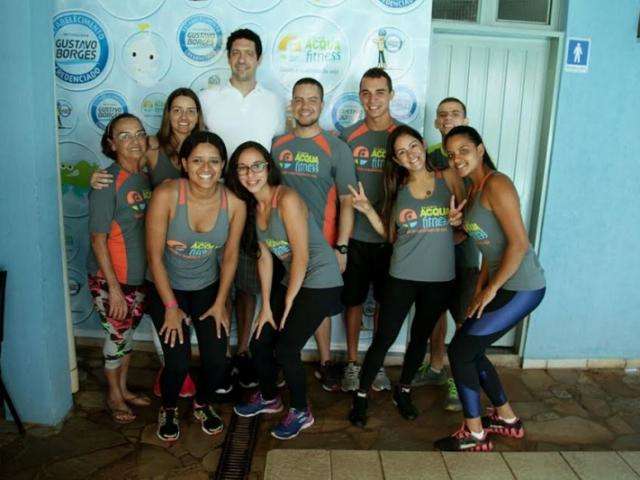 Nadador ol&iacute;mpico pede modelo para desenvolvimento do esporte regional