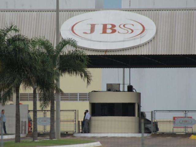 Minist&eacute;rio suspende exporta&ccedil;&otilde;es de carne de unidade da JBS na Capital
