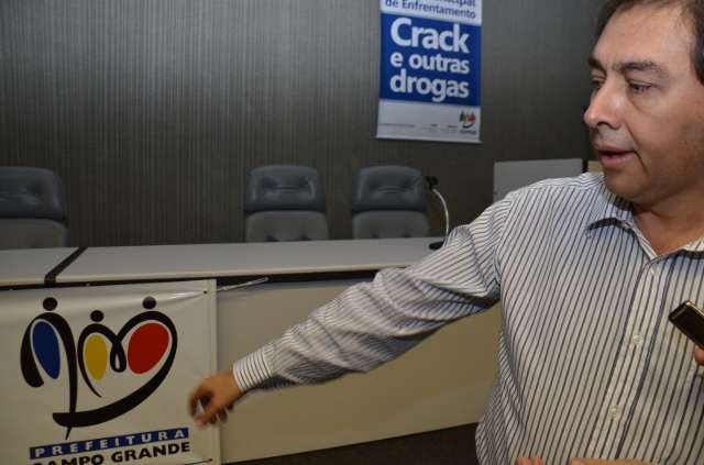 Bernal usa slogan da campanha e iniciais &ldquo;AB&rdquo;; C&acirc;mara v&ecirc; ilegalidade