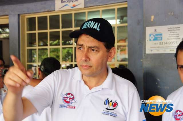 Bernal volta a acusar  &quot;arma&ccedil;&atilde;o&quot; da oposi&ccedil;&atilde;o para tira-lo do cargo