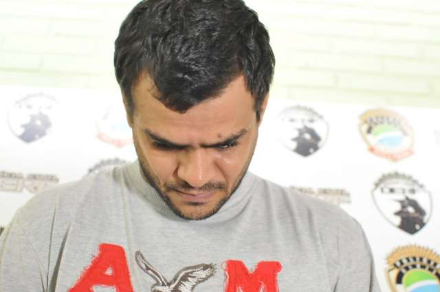 Acusado de amea&ccedil;ar crian&ccedil;a de 2 anos em assalto comete crimes h&aacute; 18 anos
