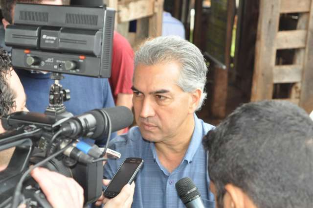 Reinaldo cita crise e diz que ir&aacute; continuar di&aacute;logo com servidores