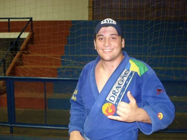 Juiz decreta pris&atilde;o preventiva de lutador e destaca brutalidade do crime