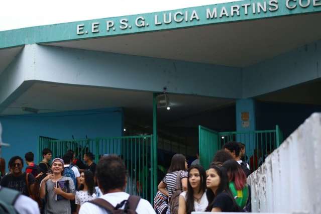 Alunos matriculados nas 12 escolas de tempo integral iniciam ano letivo hoje 