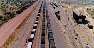 O trem mais longo do mundo carrega manganês