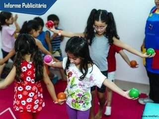 No Centro Ellevar, as crianças fortalecem habilidades, sempre brincando.
