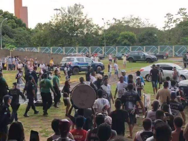 Federa&ccedil;&atilde;o ir&aacute; esperar relat&oacute;rio para decidir puni&ccedil;&atilde;o ap&oacute;s briga de torcidas